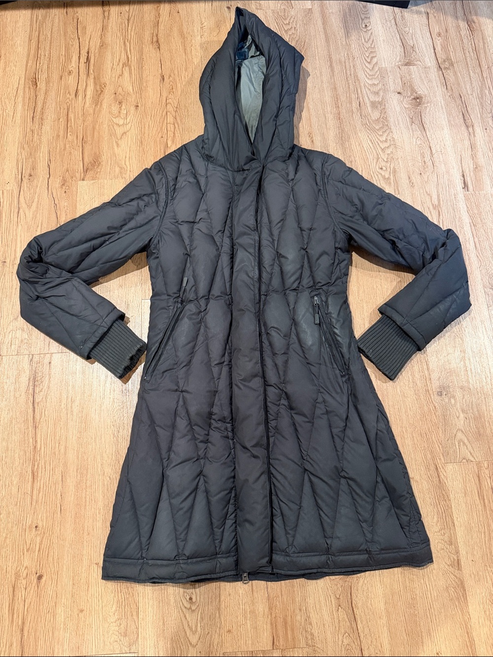 Moosejaw Women's Black Hooded Quilted Mid-Length Puffer Coat